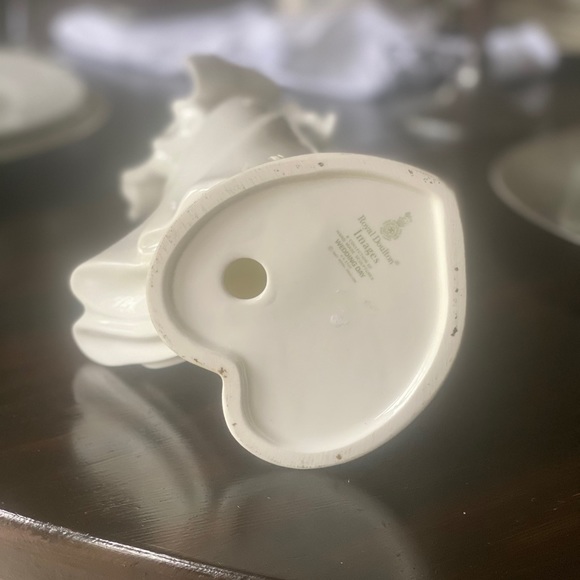 Royal Doulton Wedding Day Figurine Bone China - Picture 14 of 16